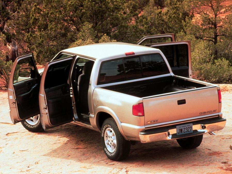  Chevrolet S-10 Crew Cab 2001 года  (фото 5 из 10)